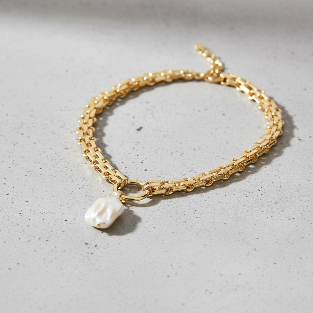 Square Pearl Pendant Necklace